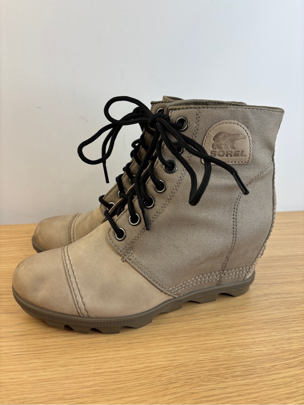 SOREL Joan of Arctic Wedge II PDX Booties Omega Taupe/Wet Sand Color Woman’s 10